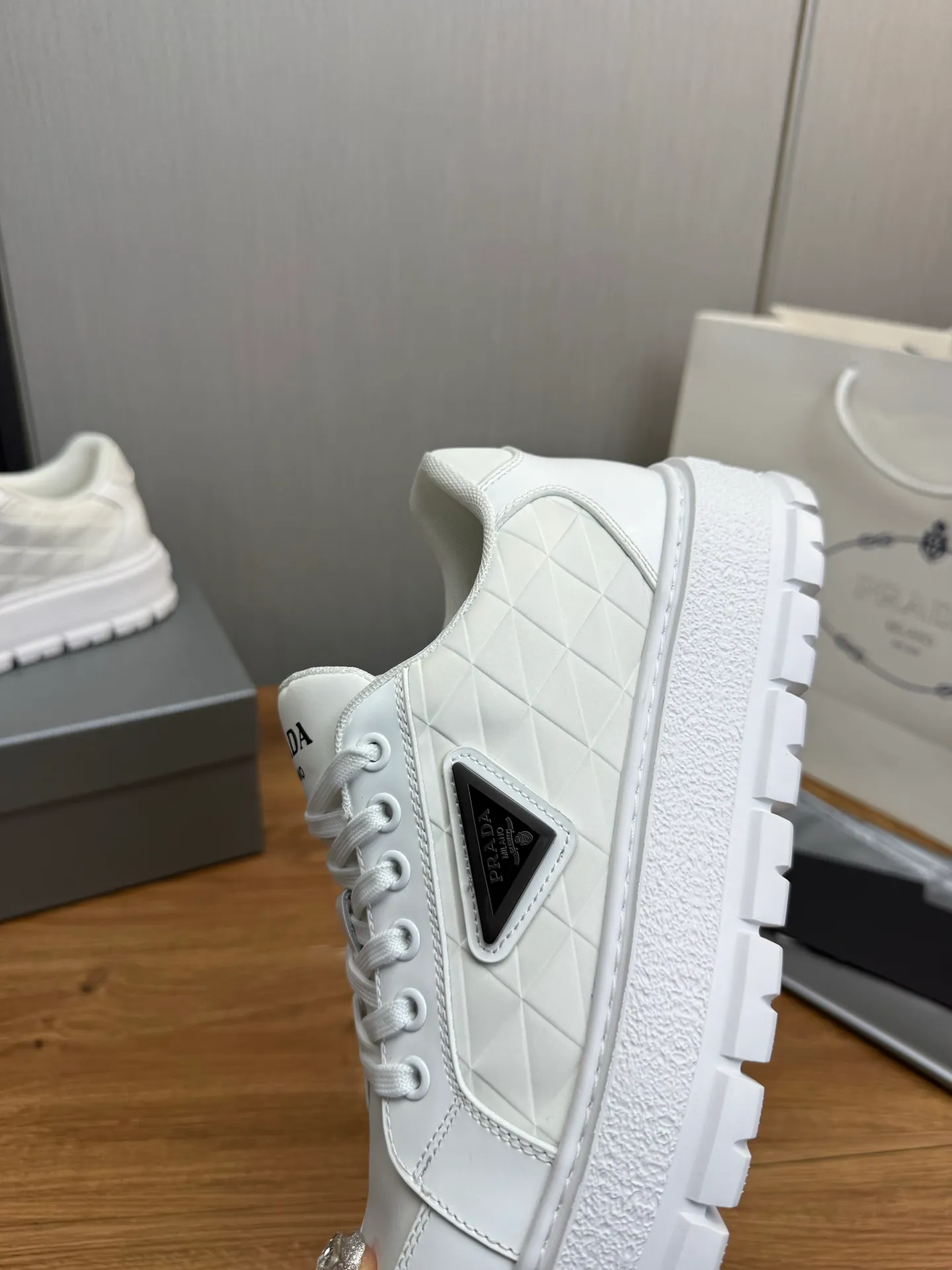Men's shoes 💰580💰 [PRADA] Autumn and winter hot men's shoes shipped 👏Official website synchronized ⬆️Original fly-woven cowhide fabric + cowhide lining, 1⃣️:1⃣️reproduction, original sole, 38-45 (45. Customized, non-refundable)